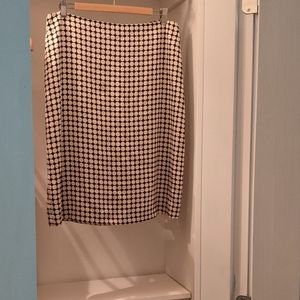 Banana Republic polkadot silk pencil skirt size 12